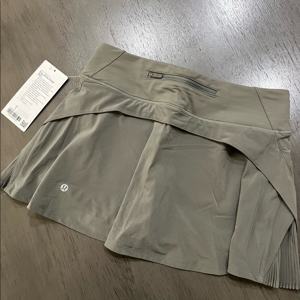 Lululemon Play on Pleats Khaki Green in 6R